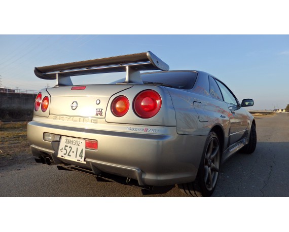 NISSAN SKYLINE nissan skyline r34 gtr v-spec ii nur, only 718 v-spec2 nur's  ever made, full service histo okazja - parking samochod