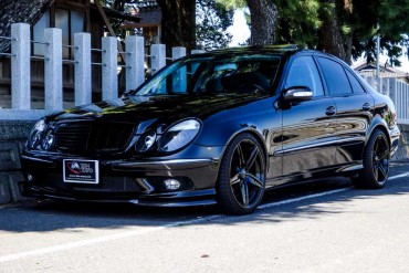 Mercedes-Benz E-500 for sale JDM EXPO (N.8013)